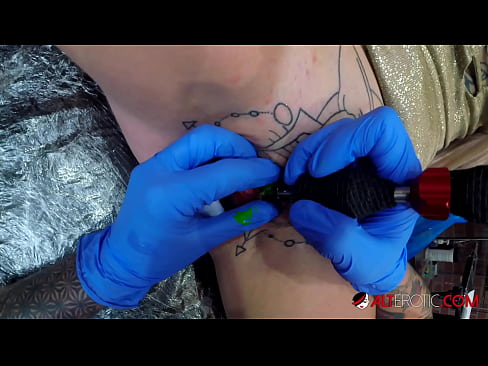 ❤️ Extremely tattooed hottie Sully Savage got a tattoo on her clitoris ❤ Porno fb at en-us.bestsexporno.ru